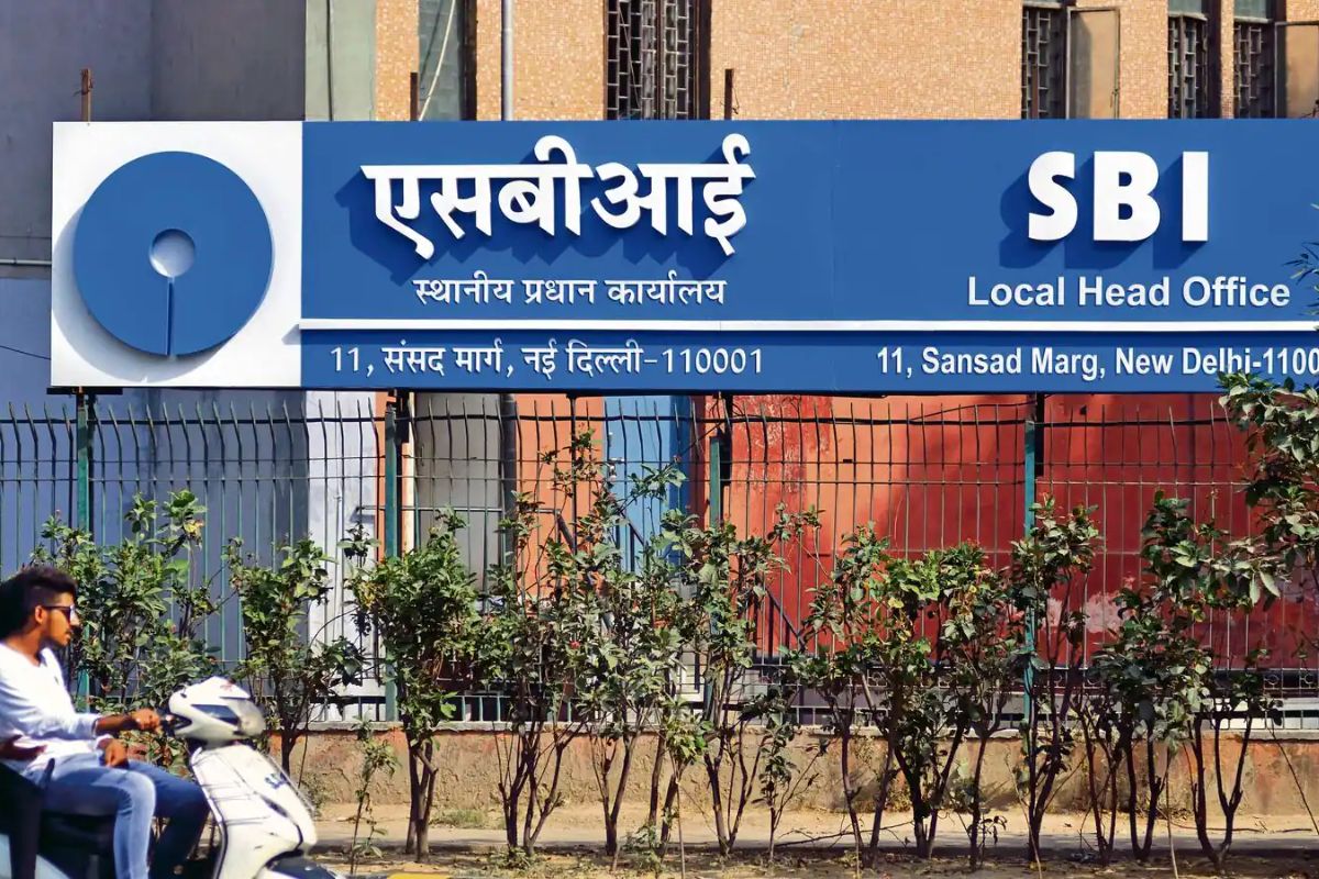 SBI officials will now bring home chocolates to remind you