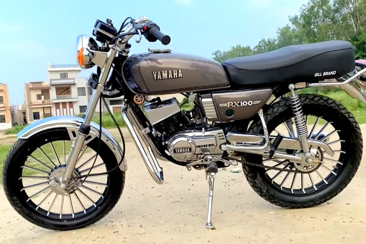 Yamaha RX100's powerful bike has come to show Pulsar the stars during the day.